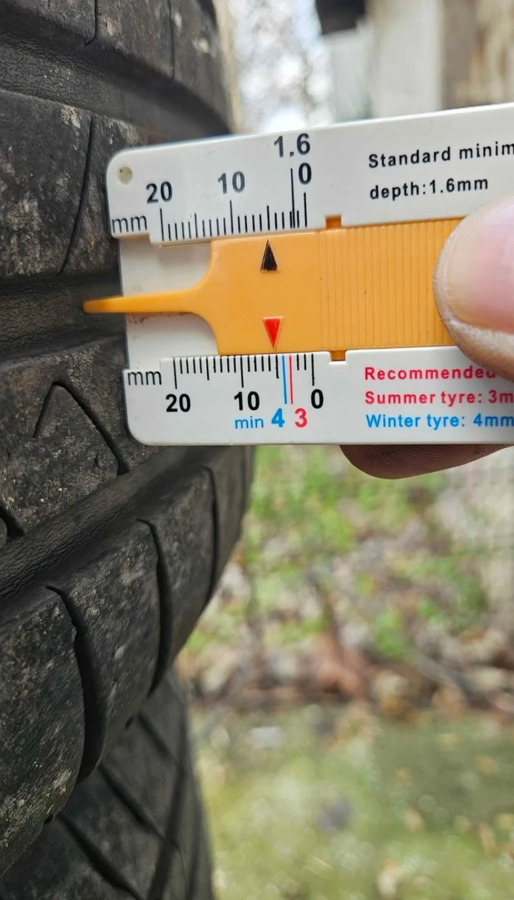 Гуми Летни 215/55R16, снимка 5 - Гуми и джанти - 53726775