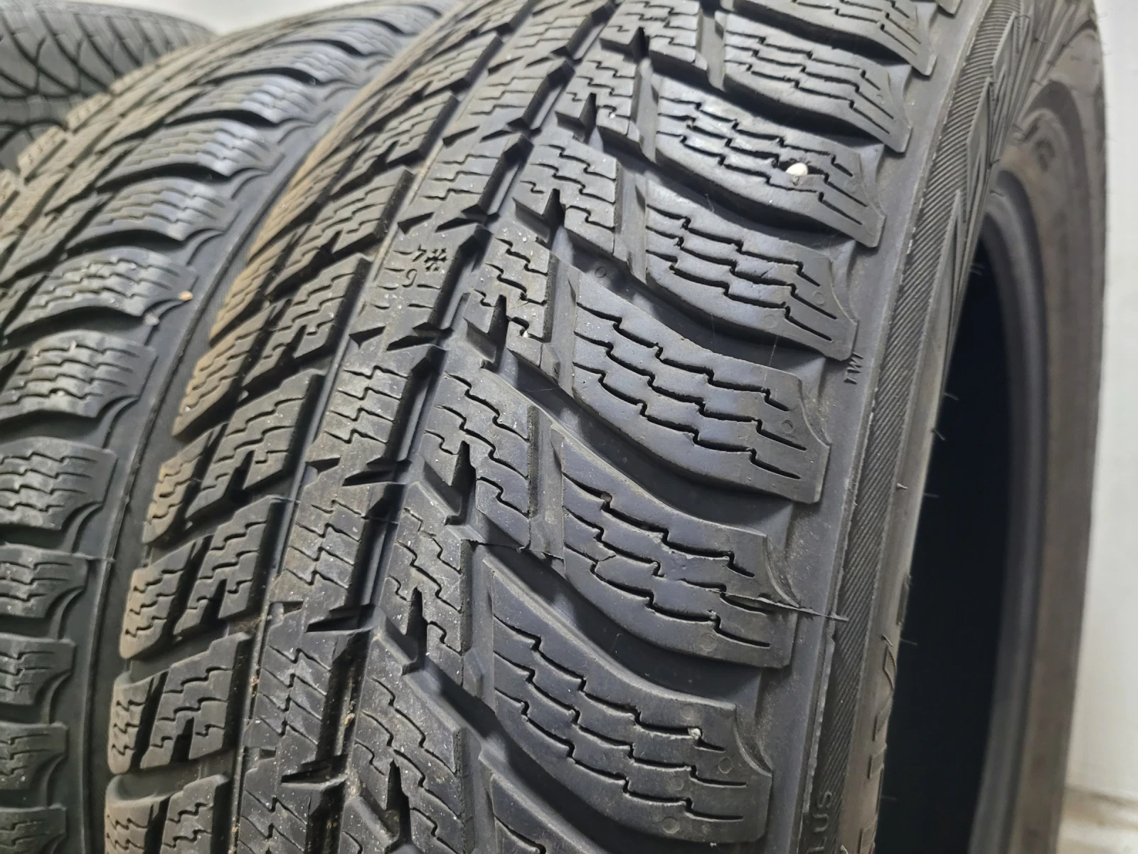 ���� 235/60R18 | Mobile.bg � ����������� 2