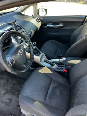 Toyota Auris 1.33 VVT-i  6с.к., снимка 9