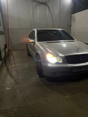 Mercedes-Benz C 220, снимка 3