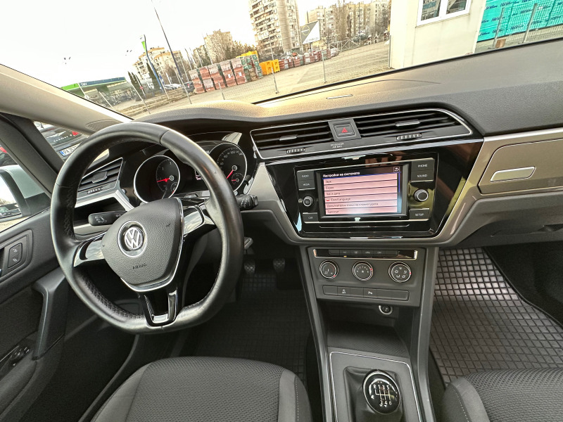 VW Touran 1.6 tdi, снимка 14 - Автомобили и джипове - 43879439