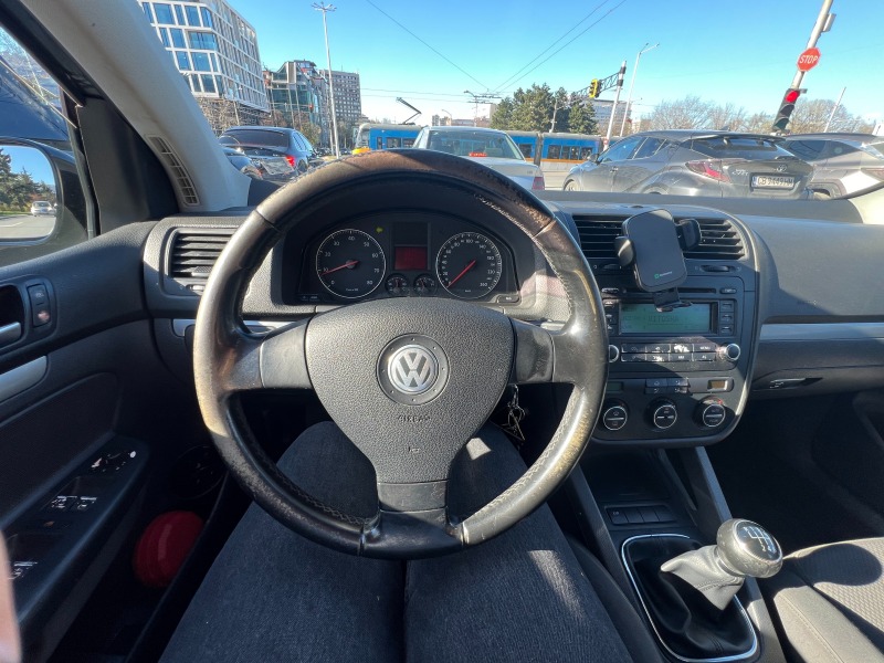 VW Golf 5 1.6 116 к.с. Топ, снимка 8 - Автомобили и джипове - 46293798