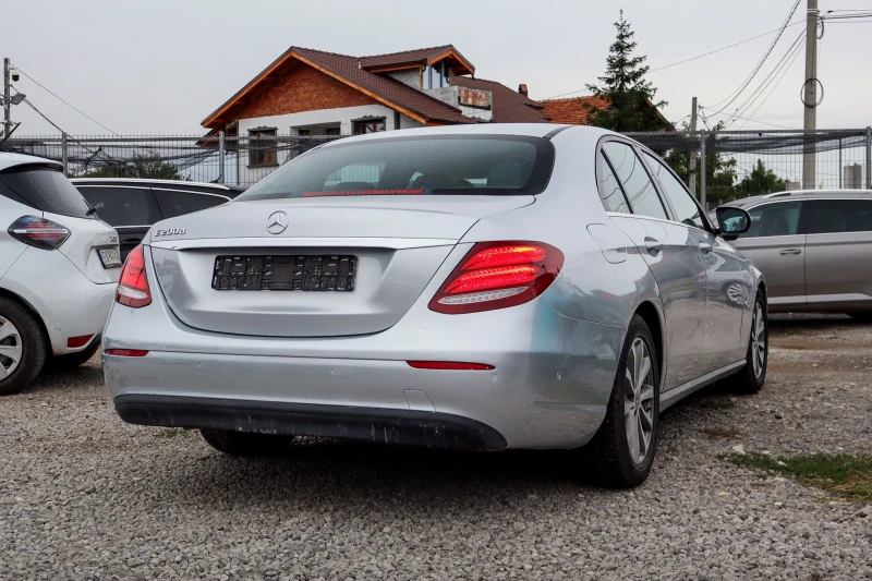 Mercedes-Benz E 200 /9G-Tronic/Digital Wide-screen cockpit/Burmeister, снимка 3 - Автомобили и джипове - 48209100