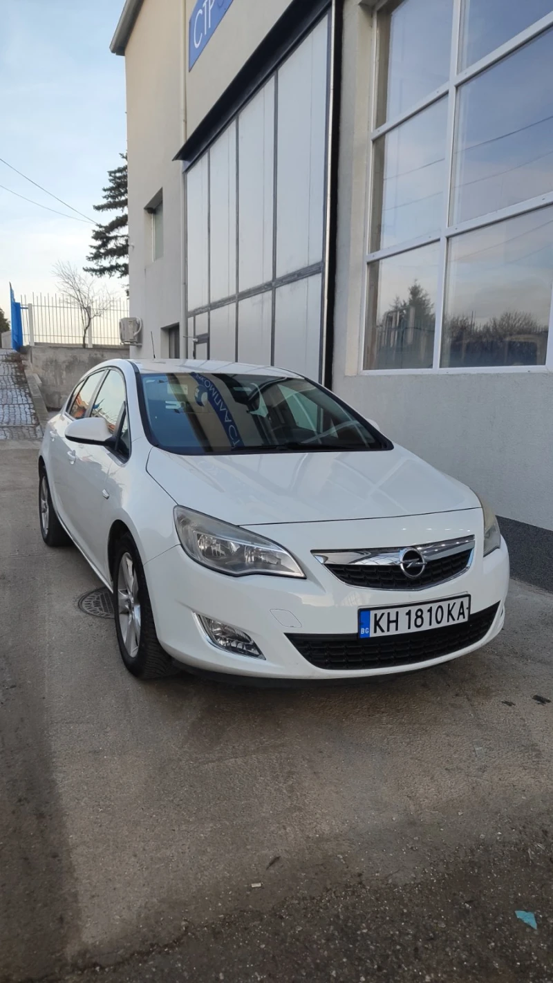 Opel Astra, снимка 1 - Автомобили и джипове - 48395714