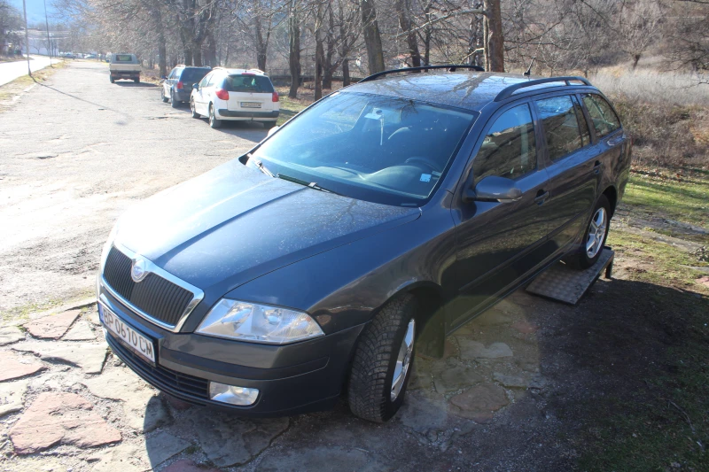 Skoda Octavia 2.0TDI 4x4 РЕГИСТРИРАНА, снимка 3 - Автомобили и джипове - 48442788