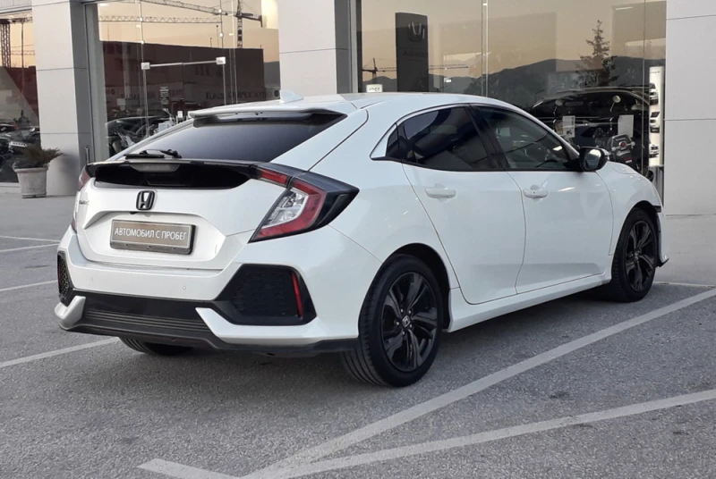 Honda Civic 1.6 i-DTEC Executive AT, снимка 6 - Автомобили и джипове - 51755350