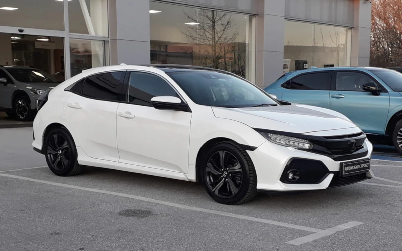 Honda Civic 1.6 i-DTEC Executive AT, снимка 4 - Автомобили и джипове - 51755350