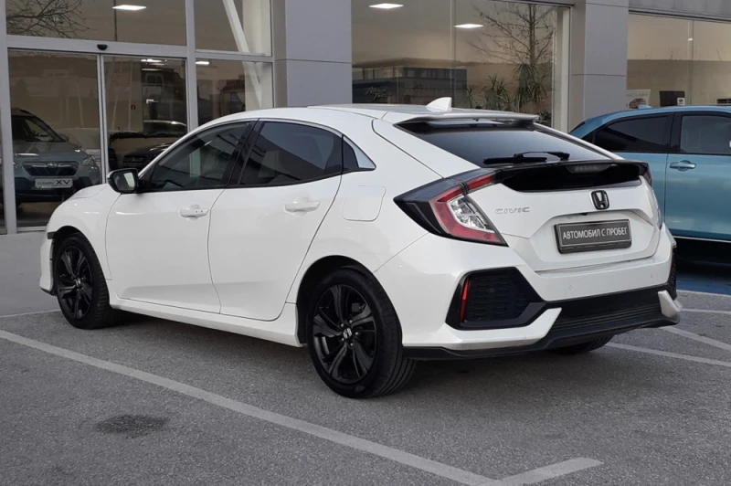 Honda Civic 1.6 i-DTEC Executive AT, снимка 8 - Автомобили и джипове - 51755350