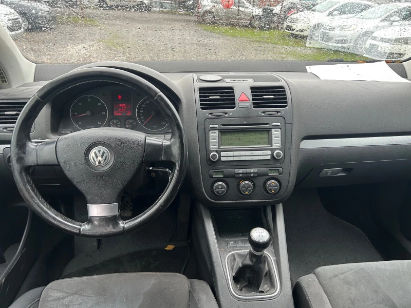 VW Golf 1.9-105к., снимка 14 - Автомобили и джипове - 52558437