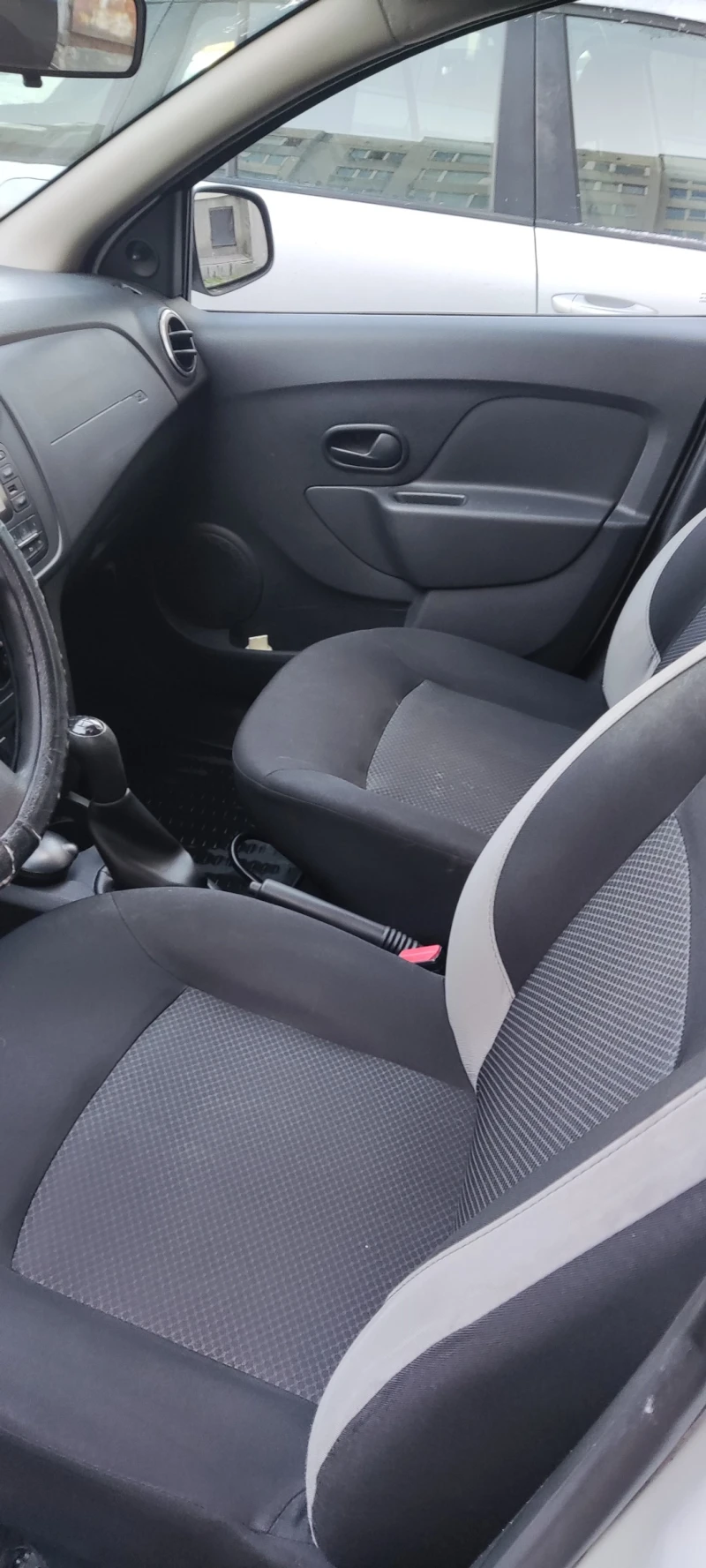 Dacia Sandero, снимка 5 - Автомобили и джипове - 52972711