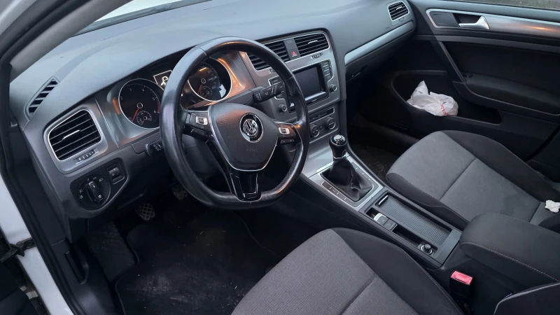 VW Golf 1.6tdi, снимка 4 - Автомобили и джипове - 52997651