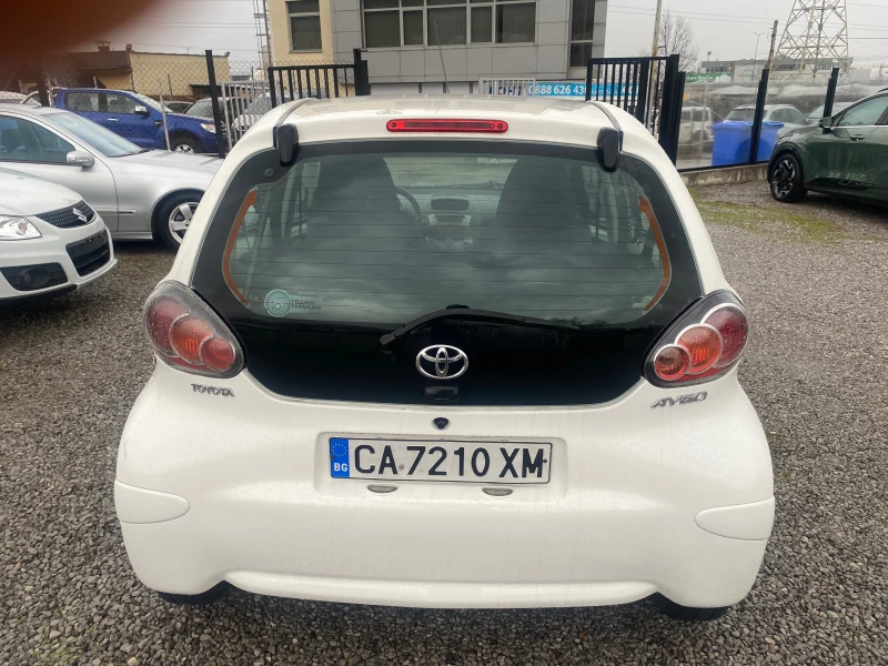 Toyota Aygo 1.0 68ks., снимка 6 - Автомобили и джипове - 53023471