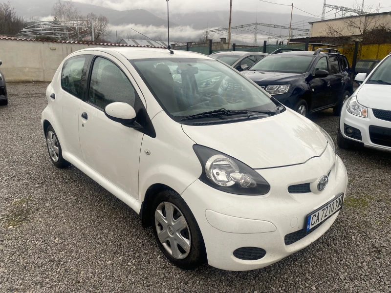 Toyota Aygo 1.0 68ks., снимка 2 - Автомобили и джипове - 53023471