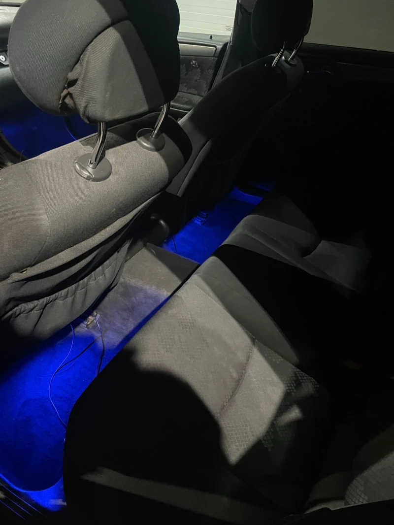 Mercedes-Benz C 220, снимка 7 - Автомобили и джипове - 53283795