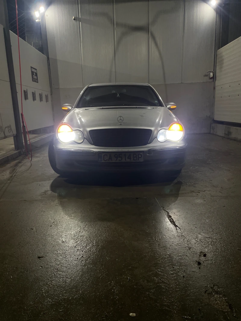 Mercedes-Benz C 220, снимка 2 - Автомобили и джипове - 53283795