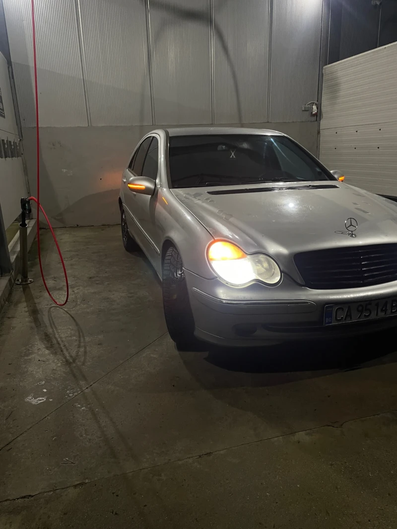 Mercedes-Benz C 220, снимка 3 - Автомобили и джипове - 53283795