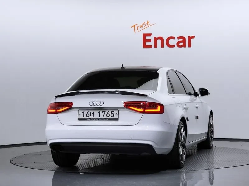 Audi A4, снимка 4 - Автомобили и джипове - 52799228