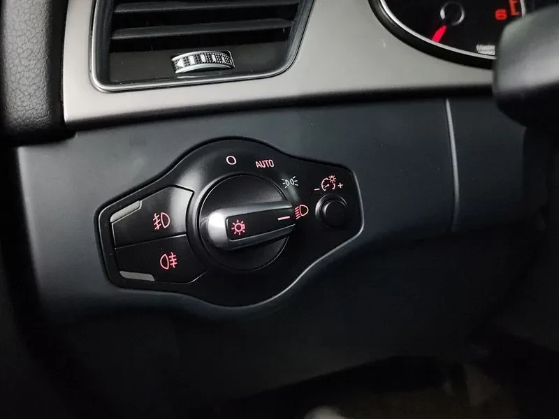 Audi A4, снимка 14 - Автомобили и джипове - 52799228