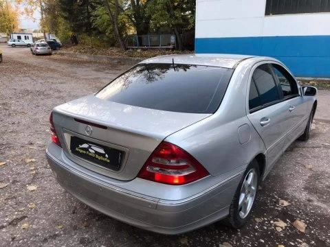 Mercedes-Benz C 200, снимка 2 - Автомобили и джипове - 53067708