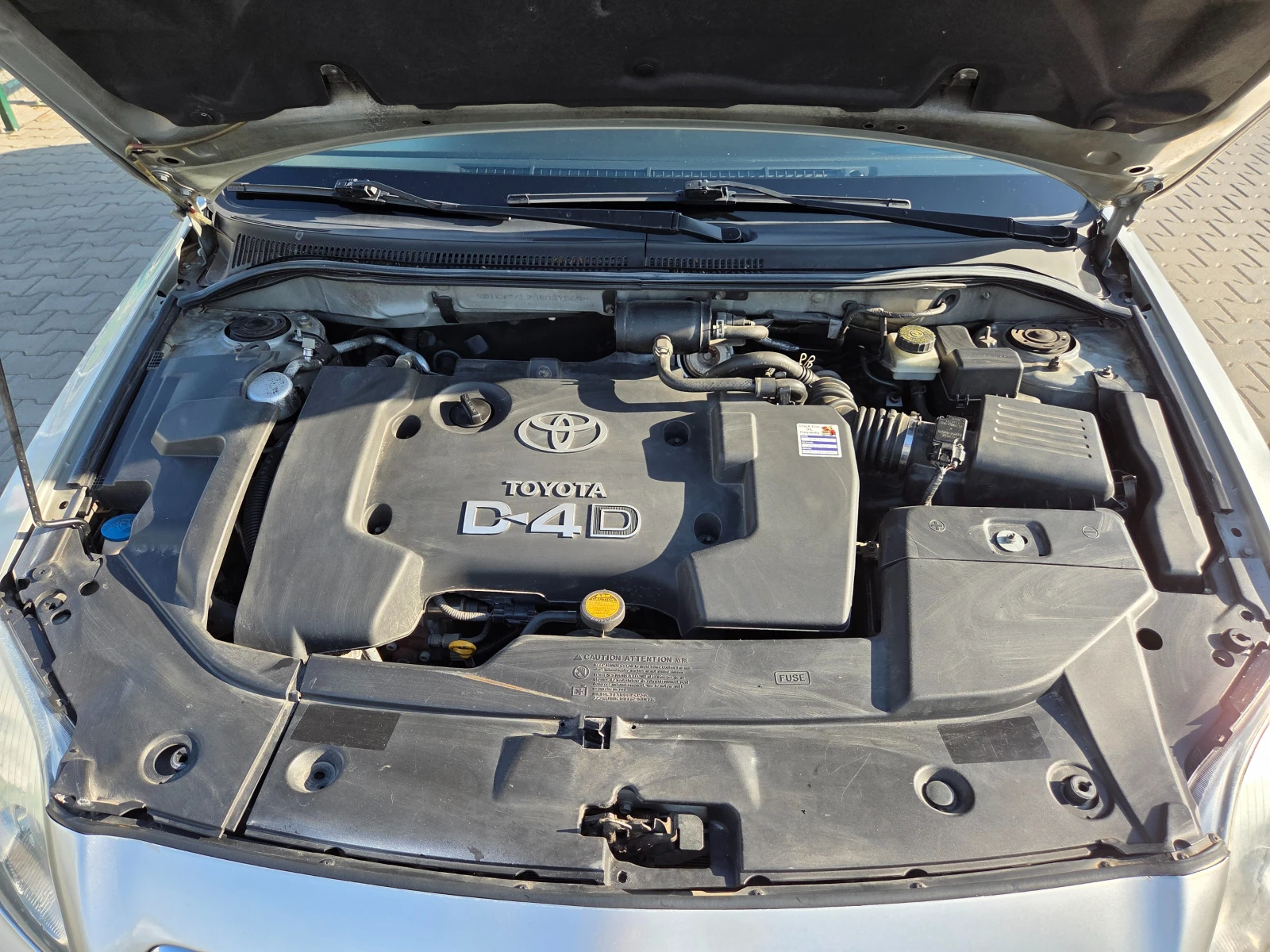 Toyota Avensis 2.0 D4D - изображение 10