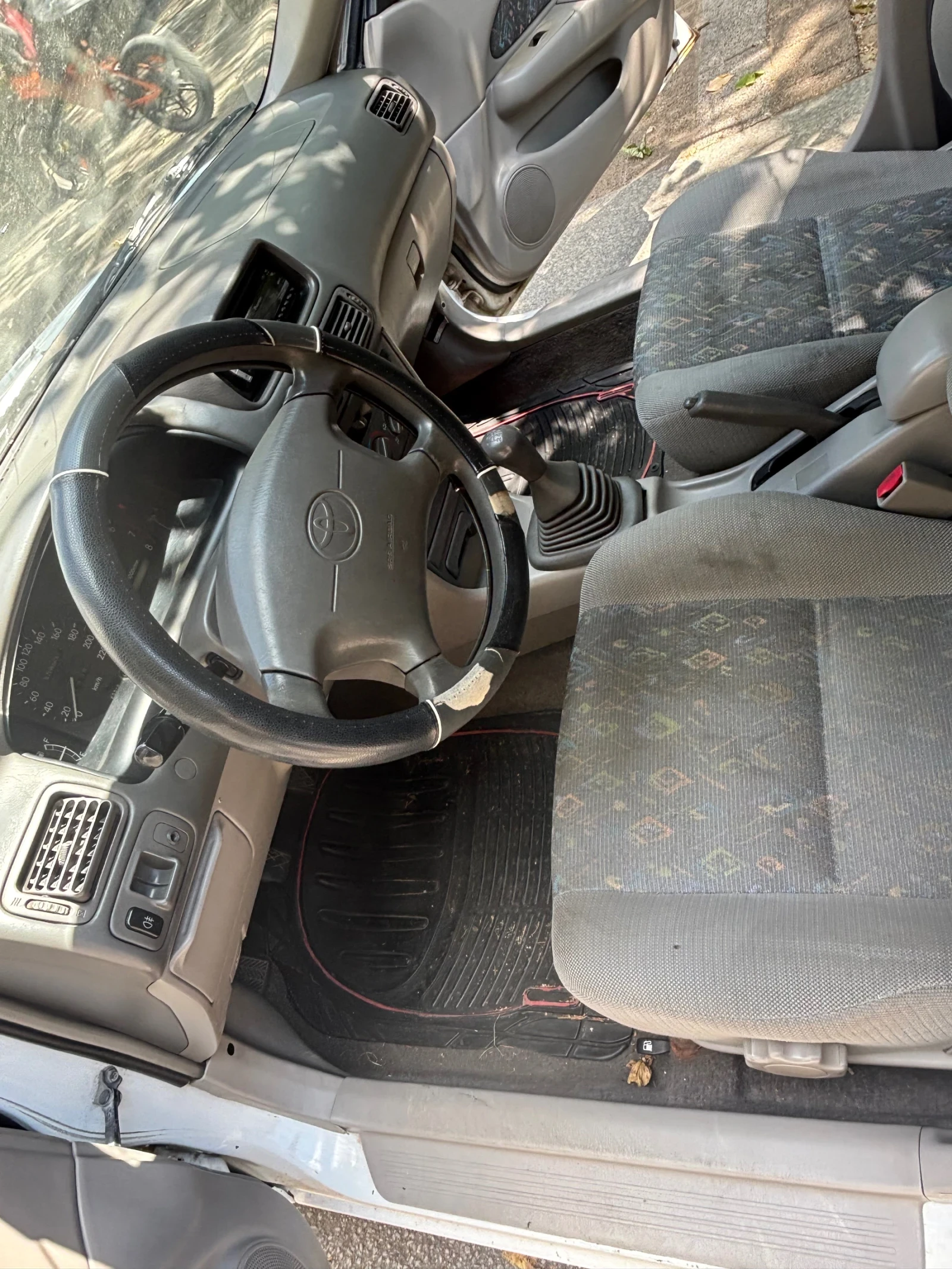 Toyota Corolla  - изображение 4