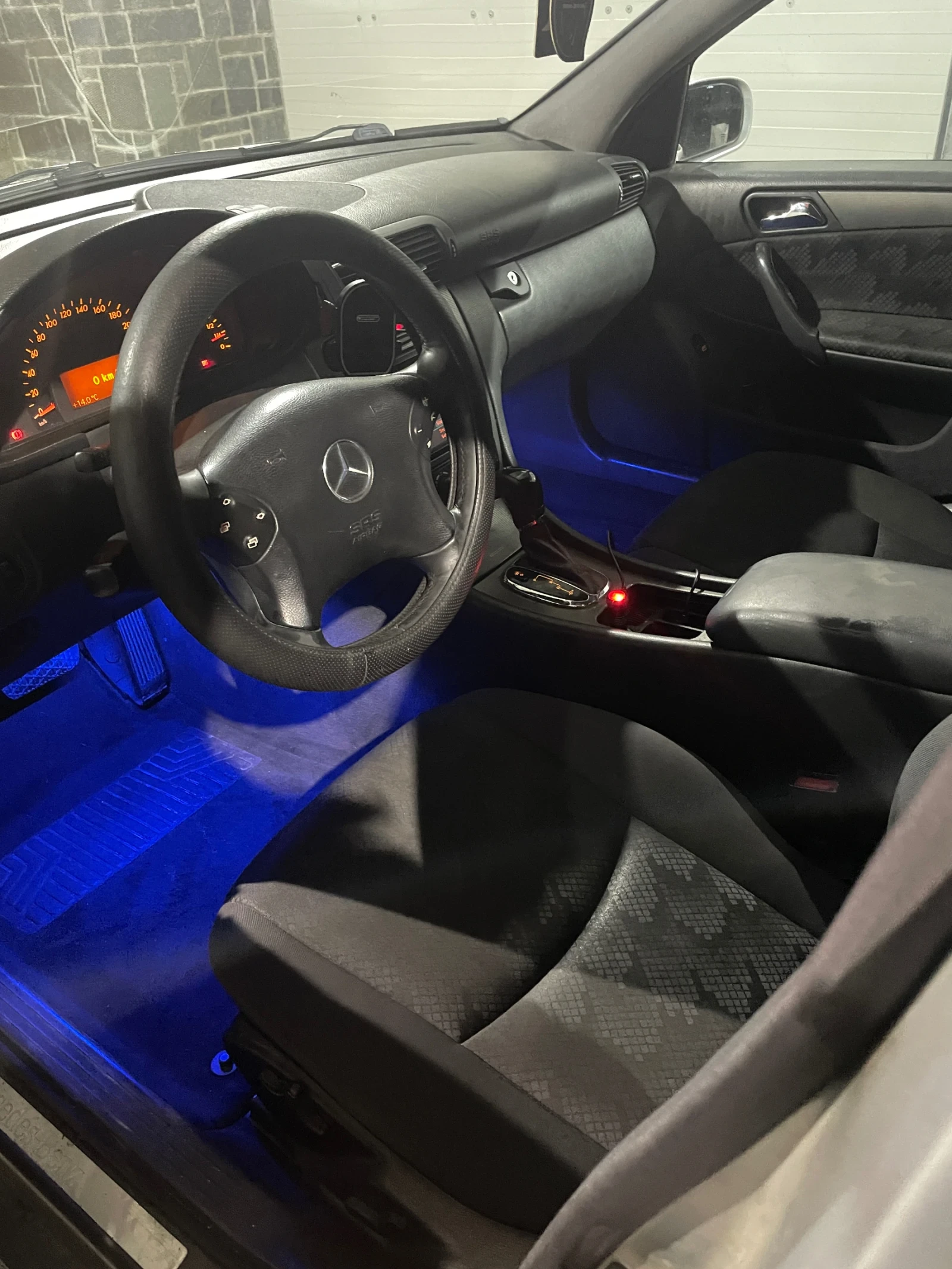 Mercedes-Benz C 220  - изображение 6