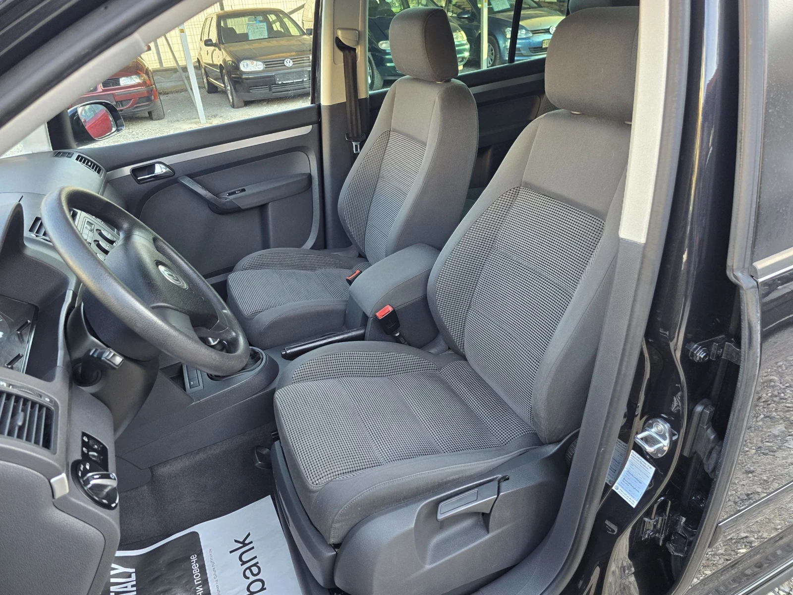 VW Touran 1.9TDI H-LINE , снимка 11 - Автомобили и джипове - 54247784