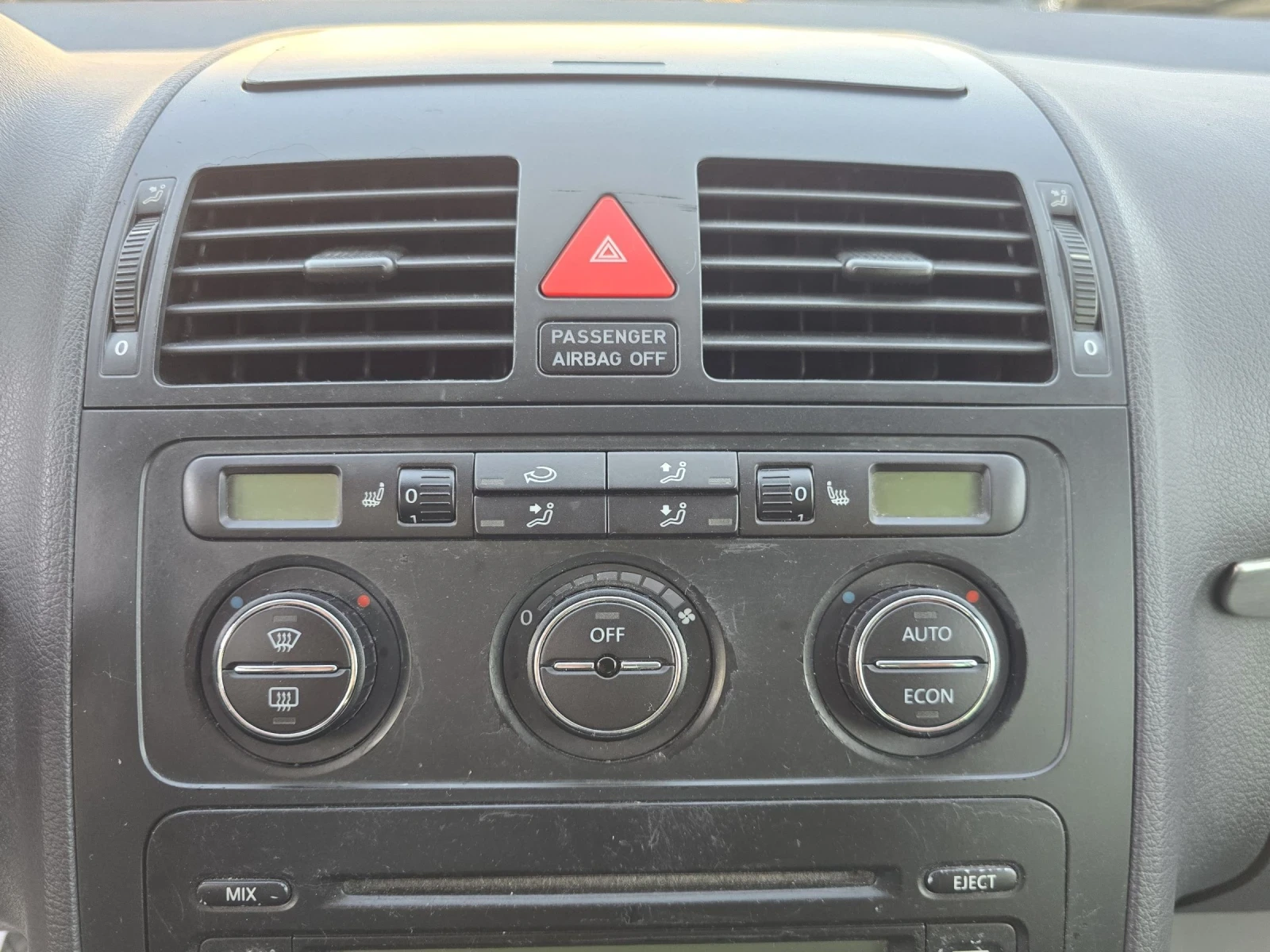 VW Touran 1.9TDI H-LINE , снимка 14 - Автомобили и джипове - 54247784