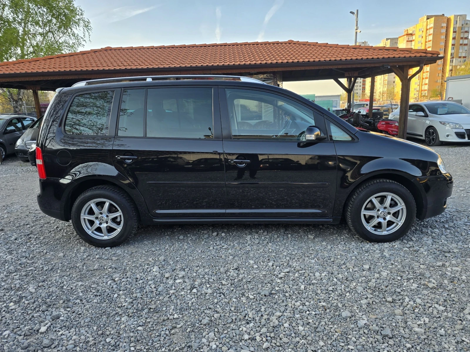 VW Touran 1.9TDI H-LINE , снимка 5 - Автомобили и джипове - 54247784
