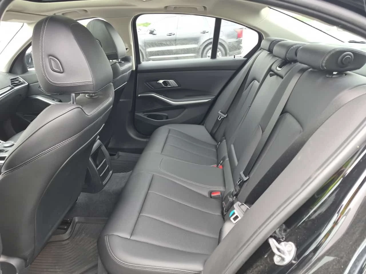 BMW 330 E| PANORAMA| 2 КЛЮЧА| ПАМЕТ| , снимка 11 - Автомобили и джипове - 54501095