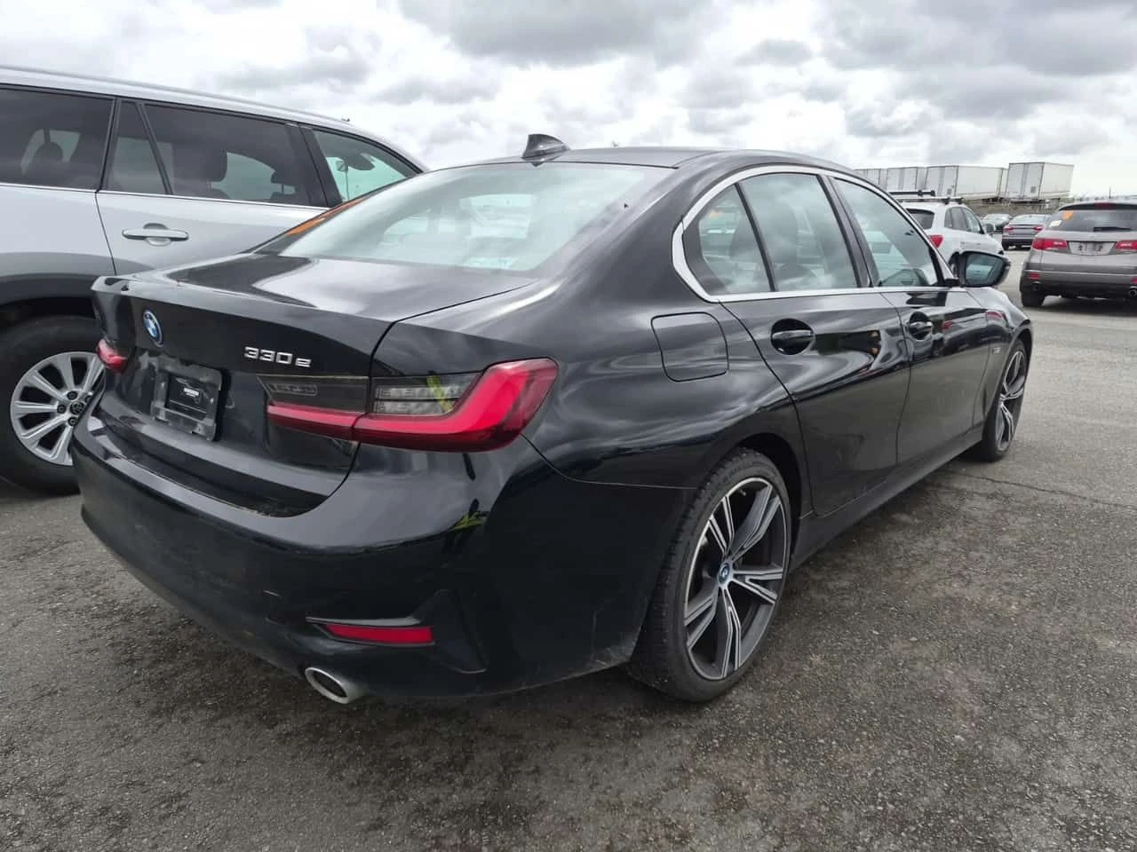 BMW 330 E| PANORAMA| 2 КЛЮЧА| ПАМЕТ| , снимка 3 - Автомобили и джипове - 54501095