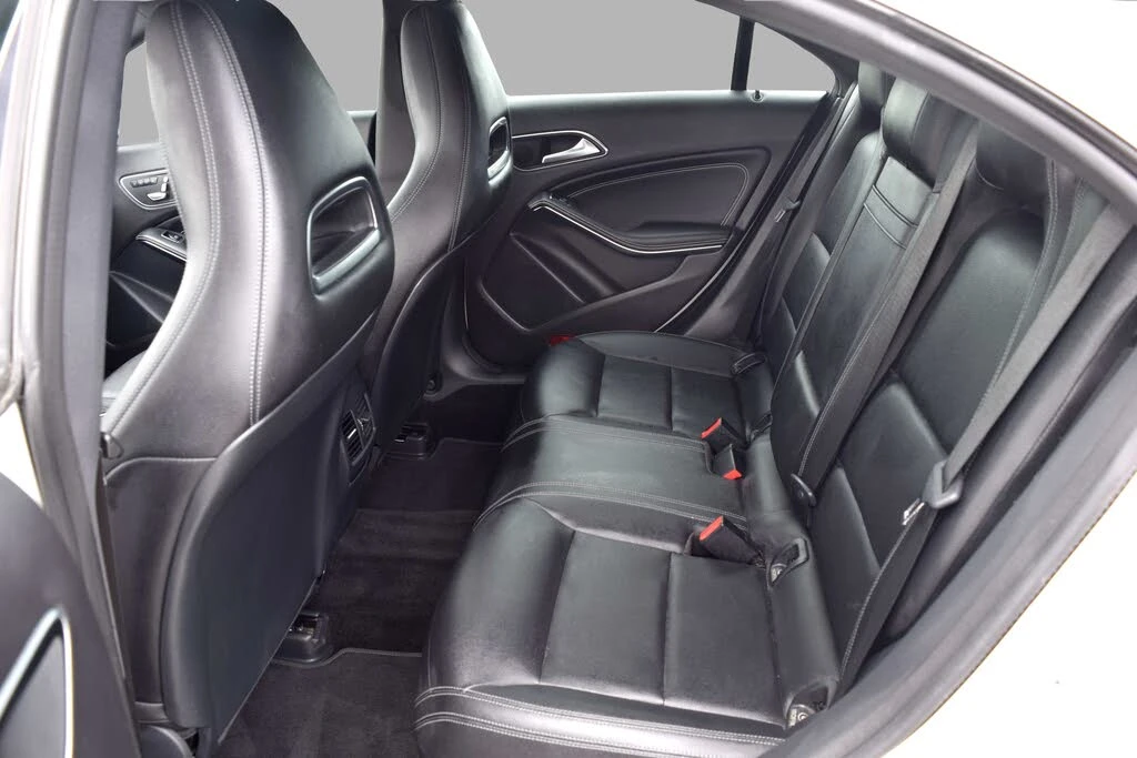 Mercedes-Benz CLA 250 4MATIC, снимка 17 - Автомобили и джипове - 54541143