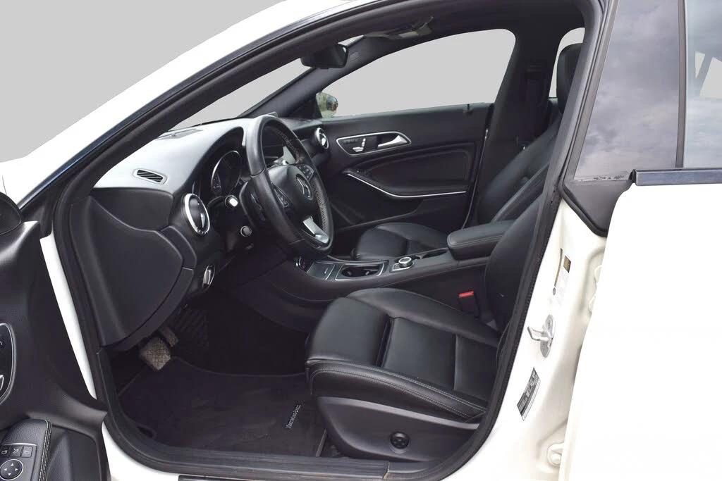 Mercedes-Benz CLA 250 4MATIC, снимка 9 - Автомобили и джипове - 54541143
