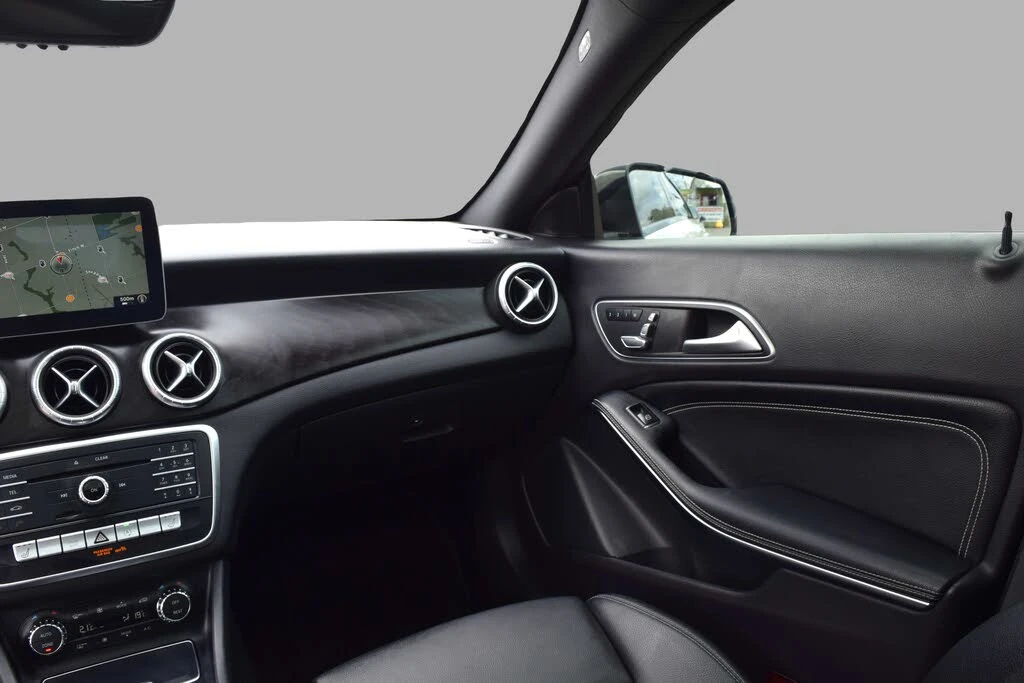 Mercedes-Benz CLA 250 4MATIC, снимка 15 - Автомобили и джипове - 54541143