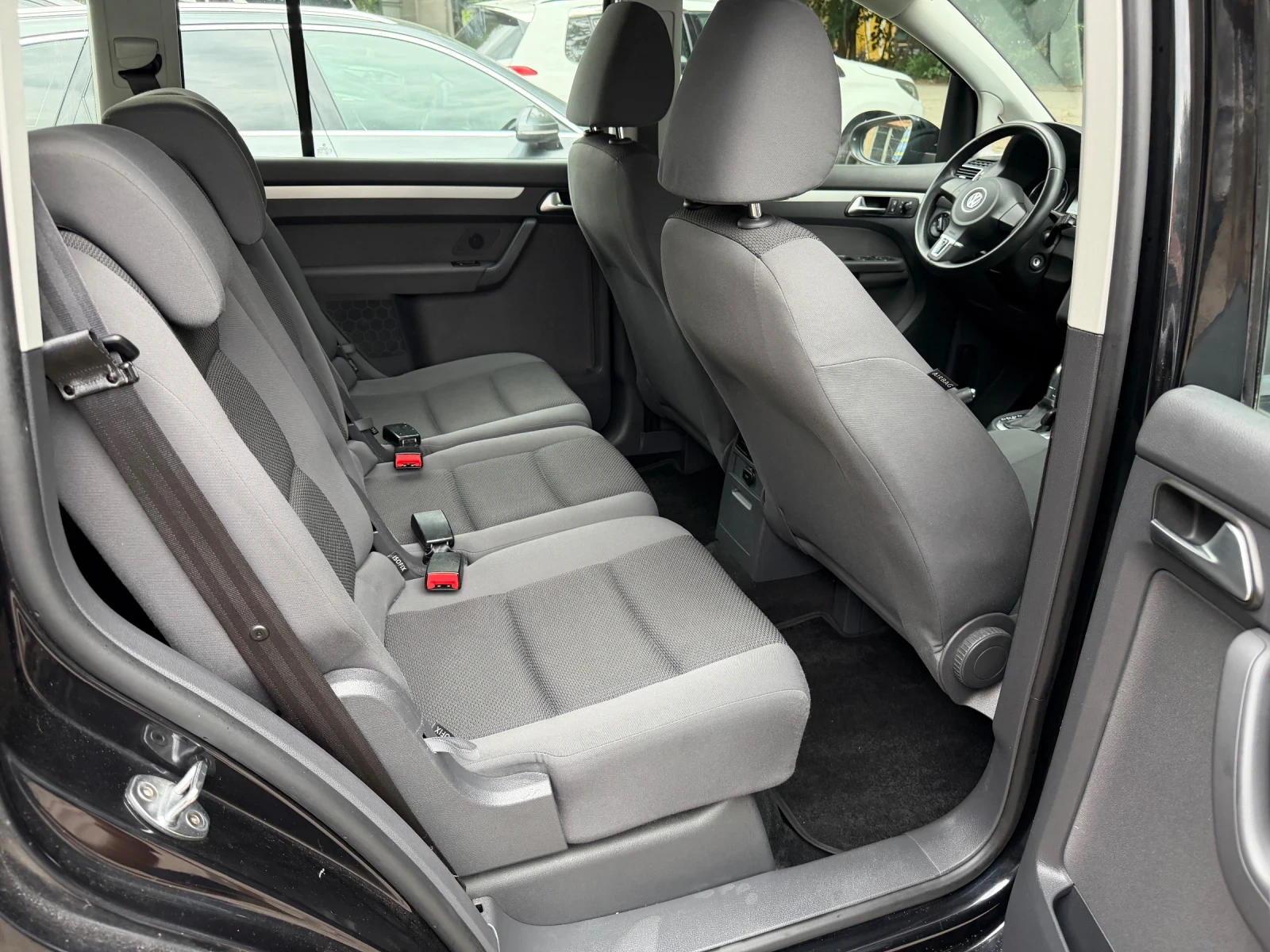 VW Touran 1.6 ���� 158�.�� DSG 7-����� 2-����� Comfortline | Mobile.bg � ����������� 4