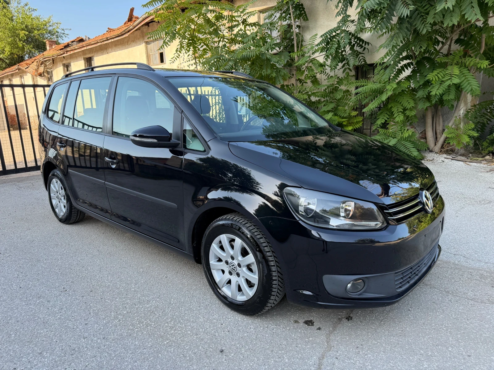 VW Touran 1.6 АВТО 158х.км DSG 7-МЕСТА 2-ключа Comfortline, снимка 6 - Автомобили и джипове - 55412187