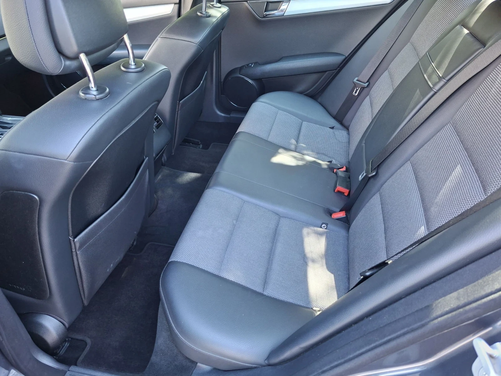 Mercedes-Benz C 180, снимка 7 - Автомобили и джипове - 55425671