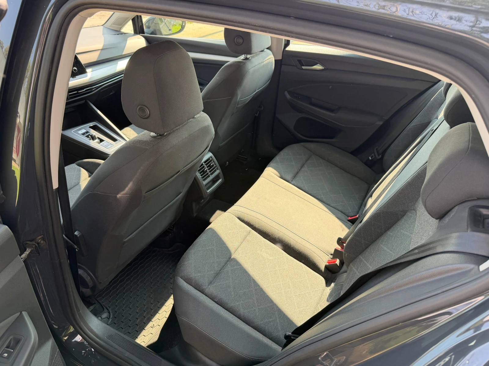 VW Golf 1, 5 TSI 150 к.с. 7DSG Гаранция, снимка 11 - Автомобили и джипове - 55783927