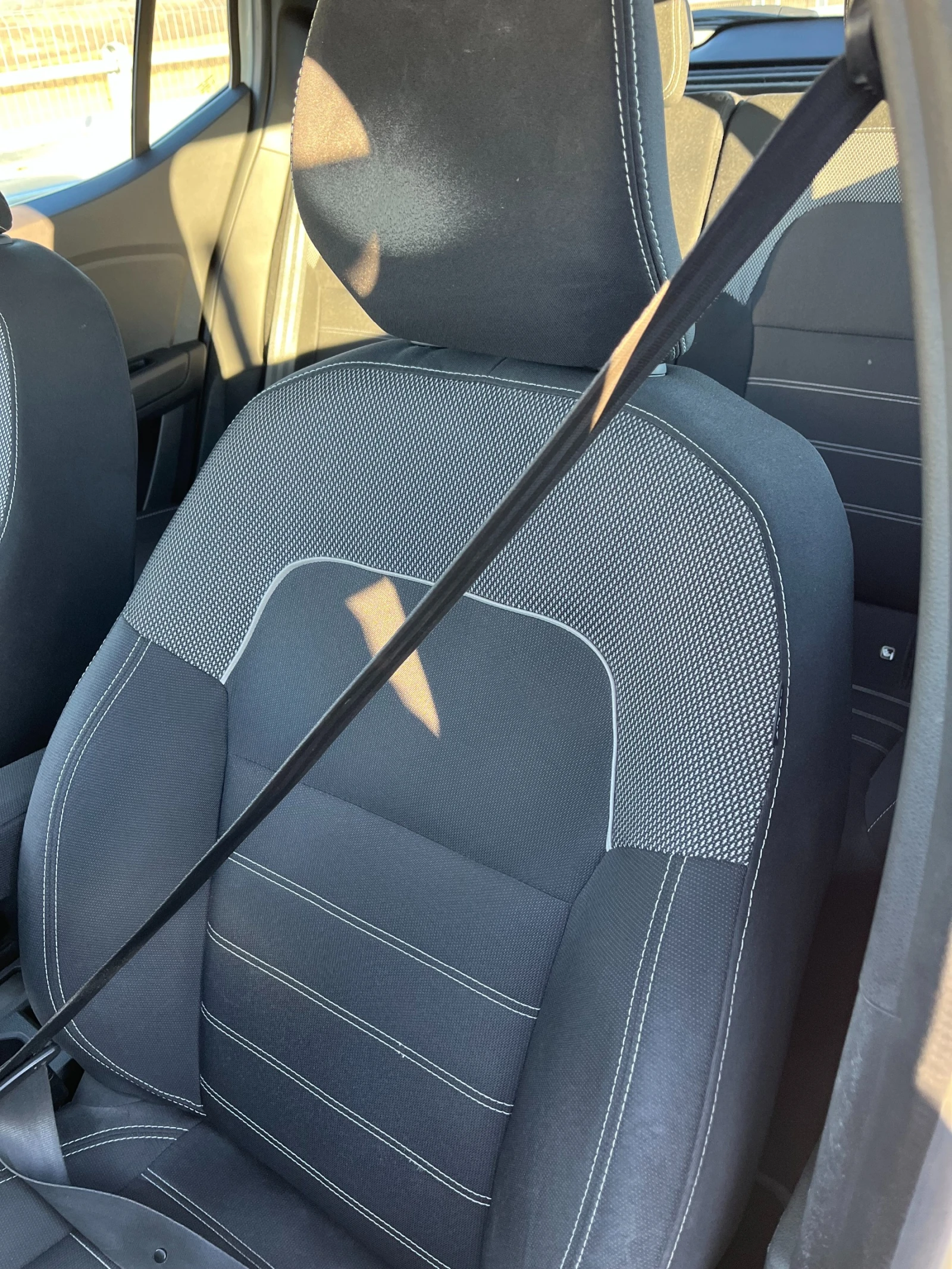 Dacia Sandero 1.0, снимка 12 - Автомобили и джипове - 55991894