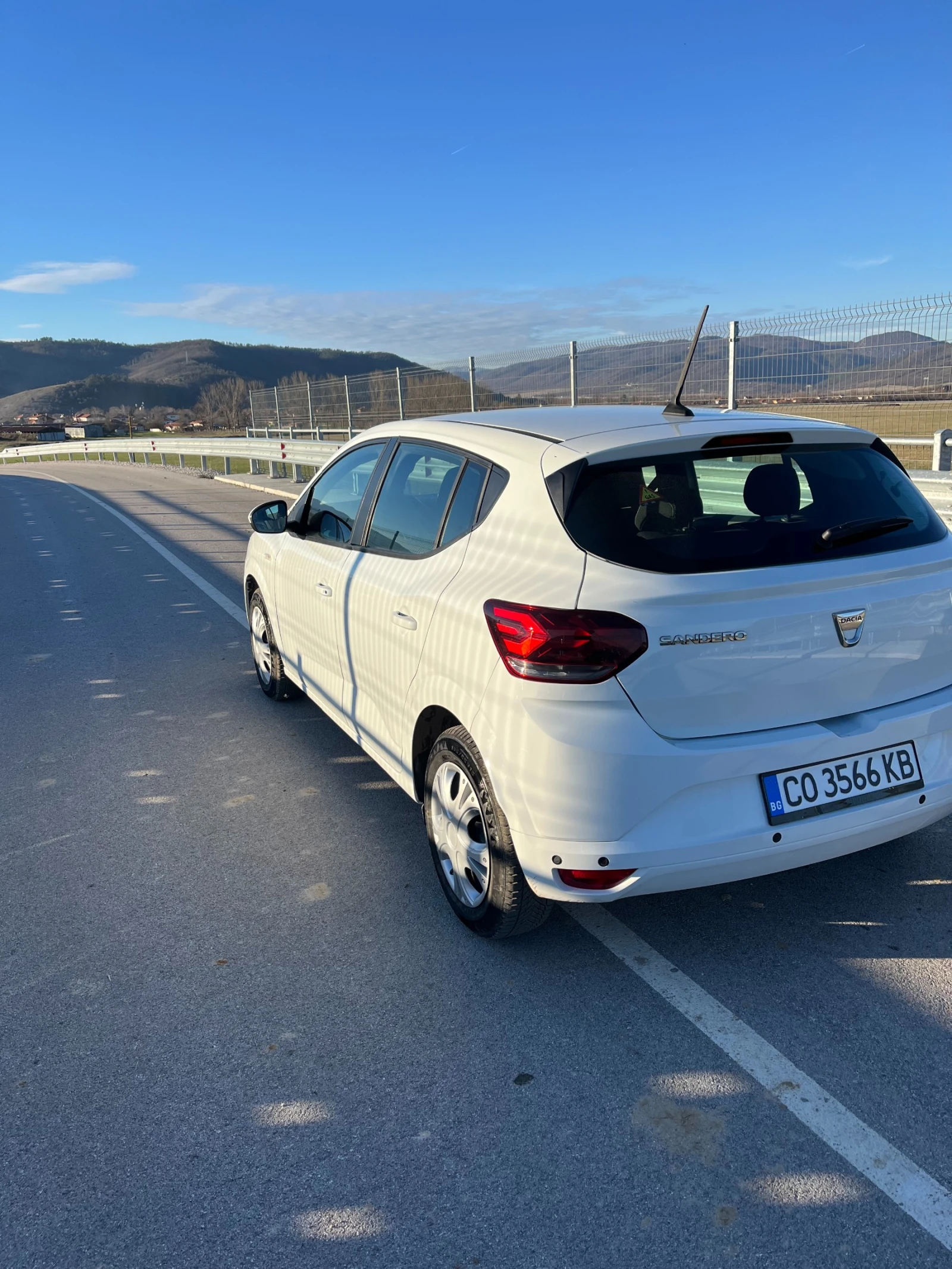 Dacia Sandero 1.0, снимка 5 - Автомобили и джипове - 55991894