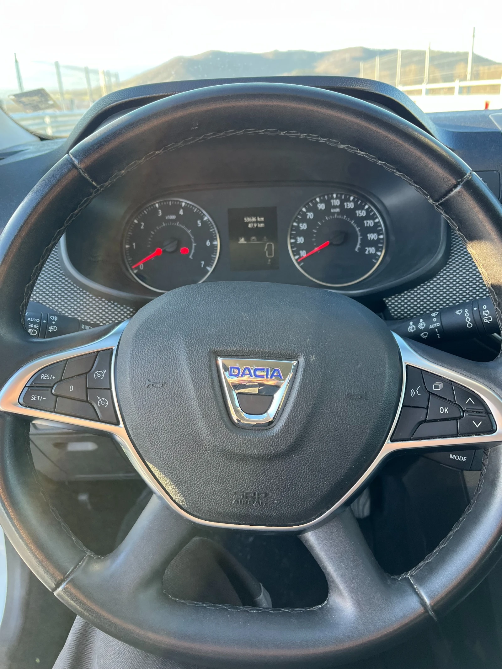 Dacia Sandero 1.0, снимка 10 - Автомобили и джипове - 55991894
