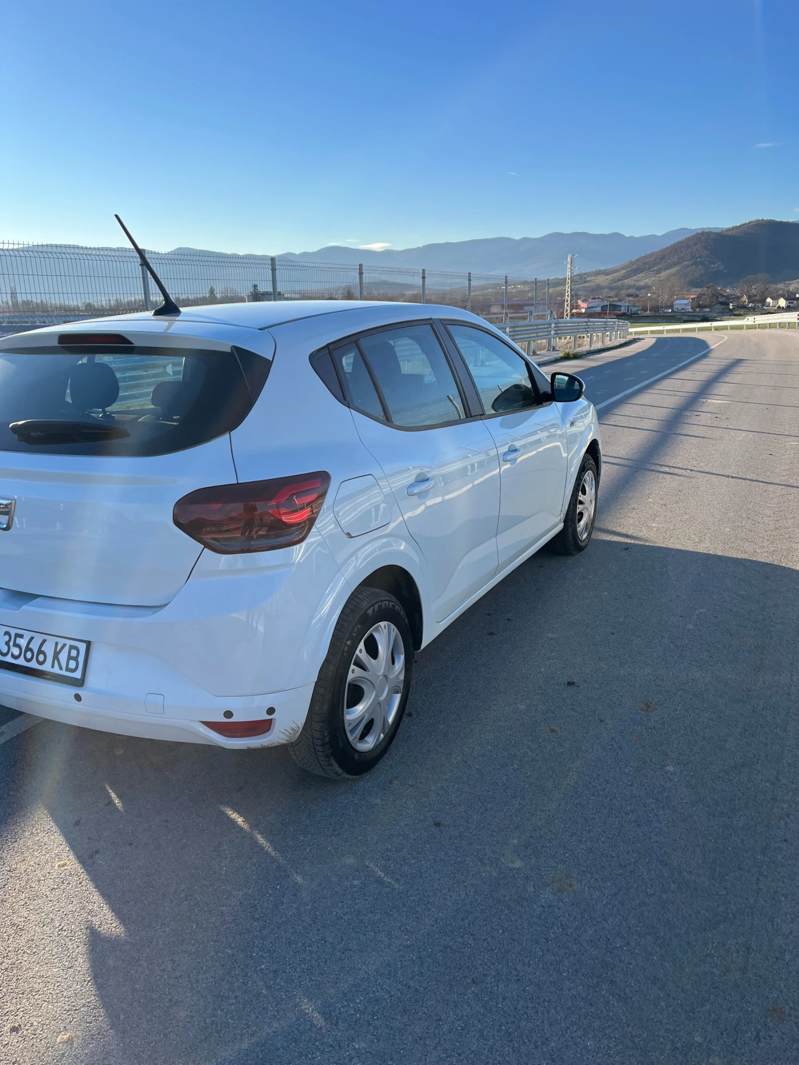 Dacia Sandero 1.0, снимка 4 - Автомобили и джипове - 55991894