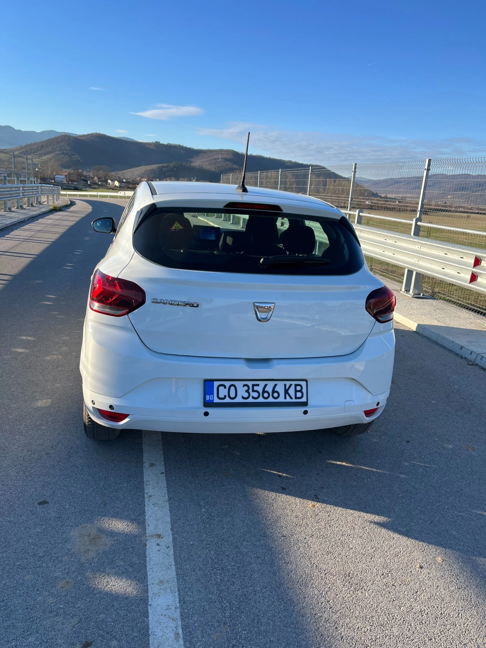 Dacia Sandero 1.0, снимка 6 - Автомобили и джипове - 55991894