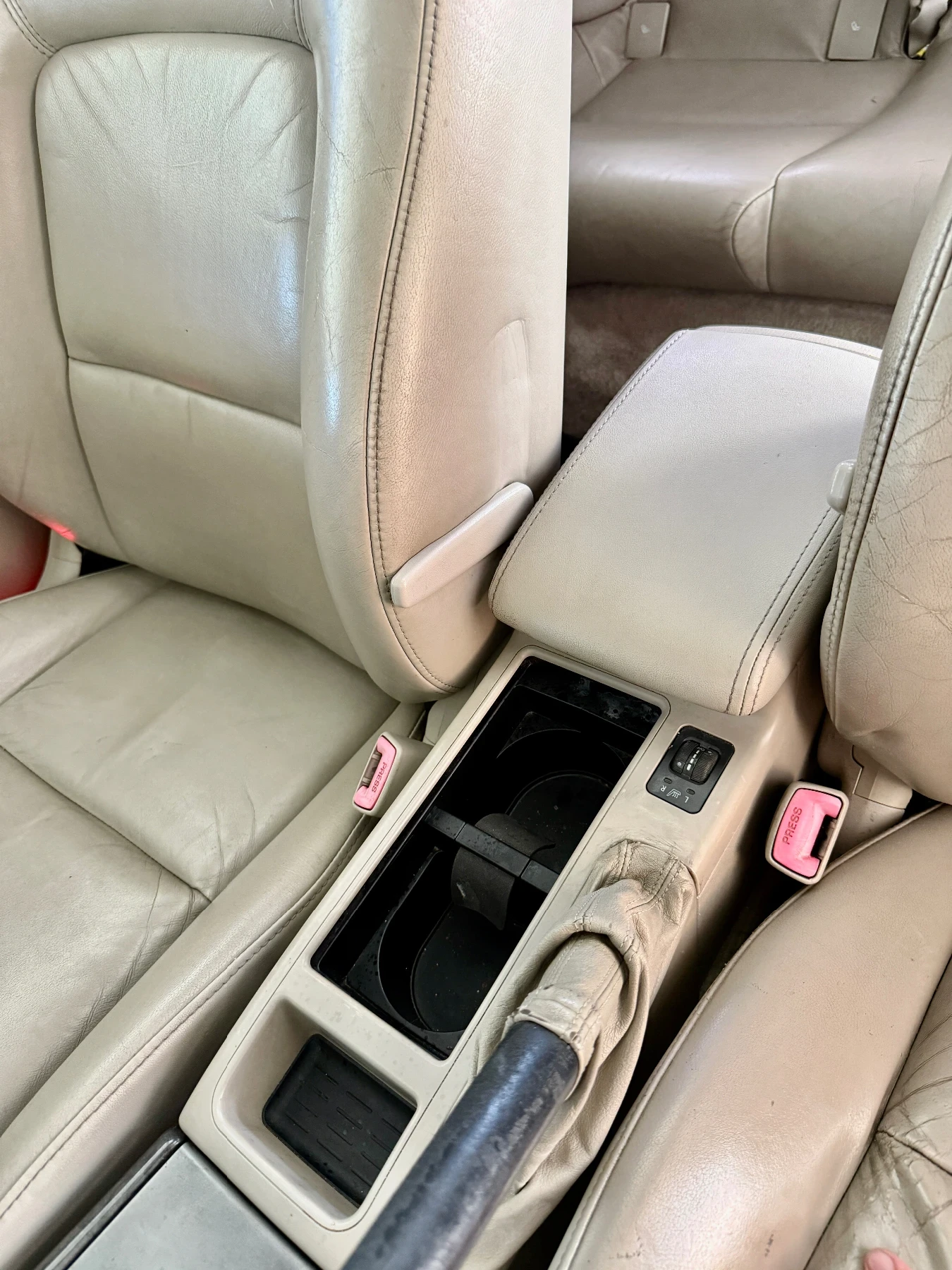 Subaru Outback 3.0 H6 245 к.с Бензин/Газ, снимка 14 - Автомобили и джипове - 56047299