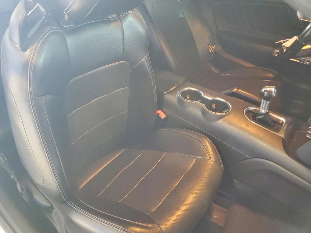 Ford Mustang 2.3l, снимка 10 - Автомобили и джипове - 56073970