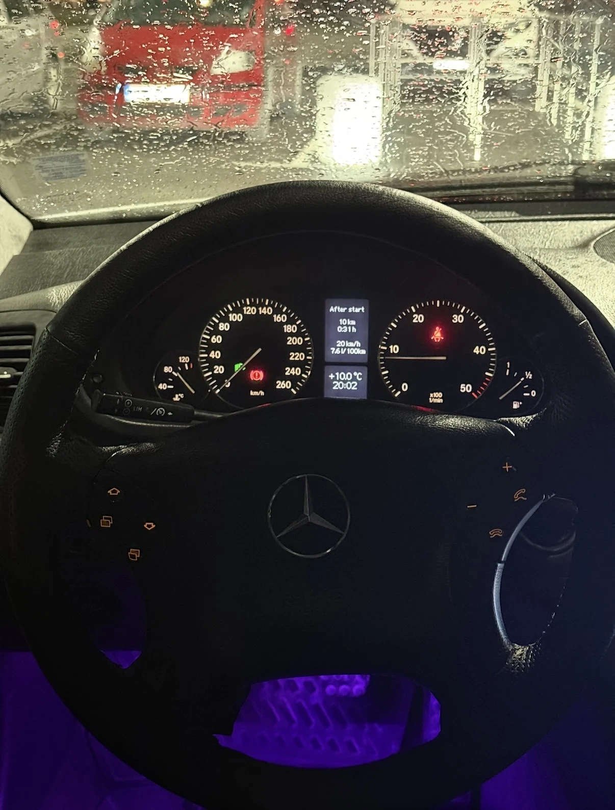 Mercedes-Benz C 220, снимка 8 - Автомобили и джипове - 56536348