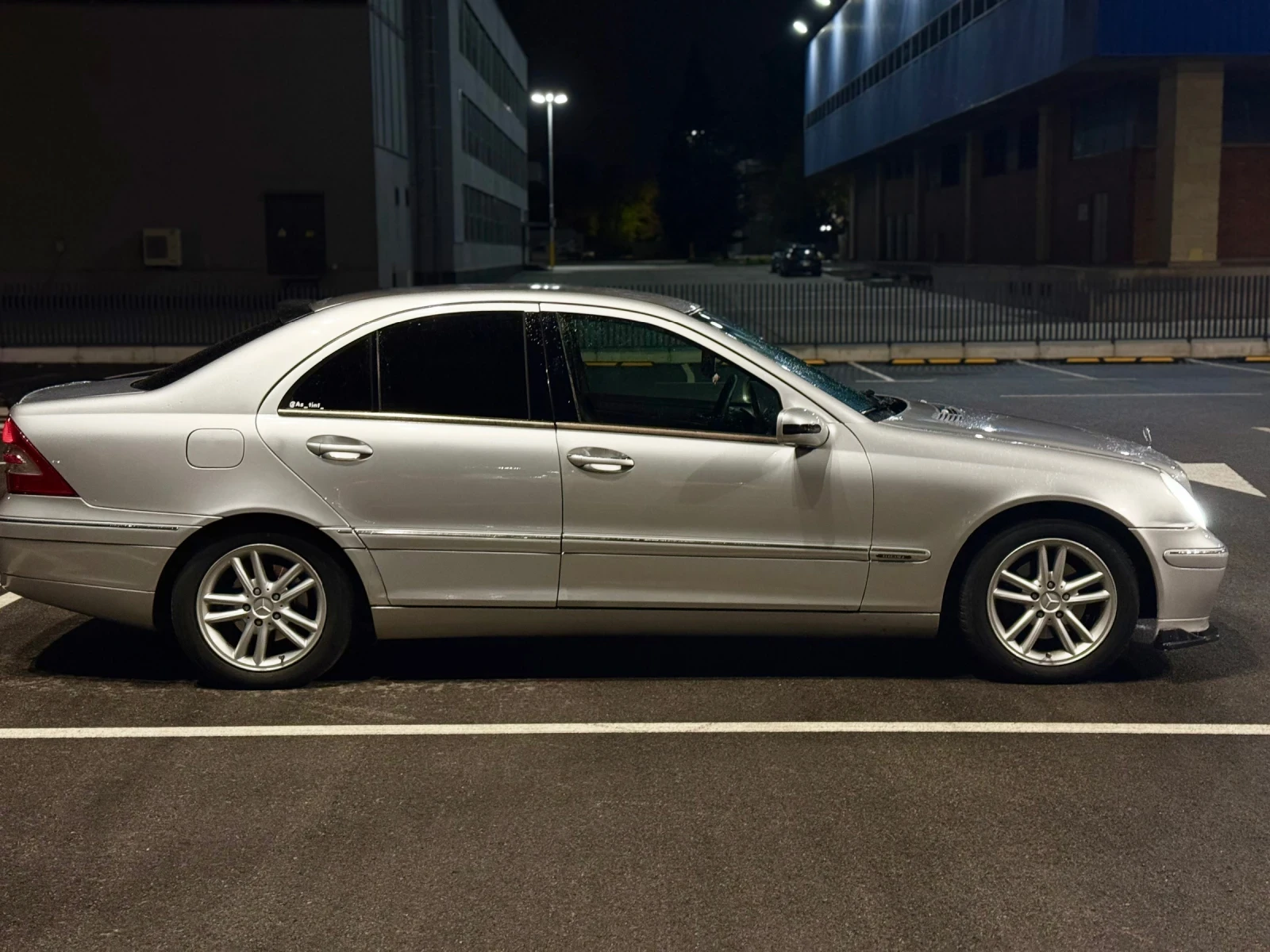 Mercedes-Benz C 220, снимка 4 - Автомобили и джипове - 56536348