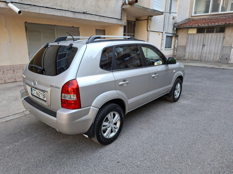 Hyundai Tucson 2.0 CRDi 16V, снимка 6 - Автомобили и джипове - 51418743