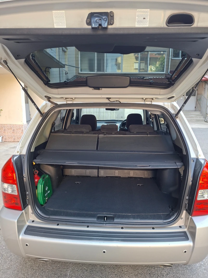Hyundai Tucson 2.0 CRDi 16V, снимка 14 - Автомобили и джипове - 51418743