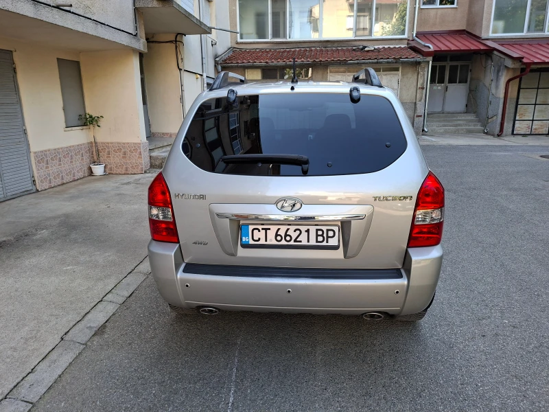 Hyundai Tucson 2.0 CRDi 16V, снимка 5 - Автомобили и джипове - 51418743